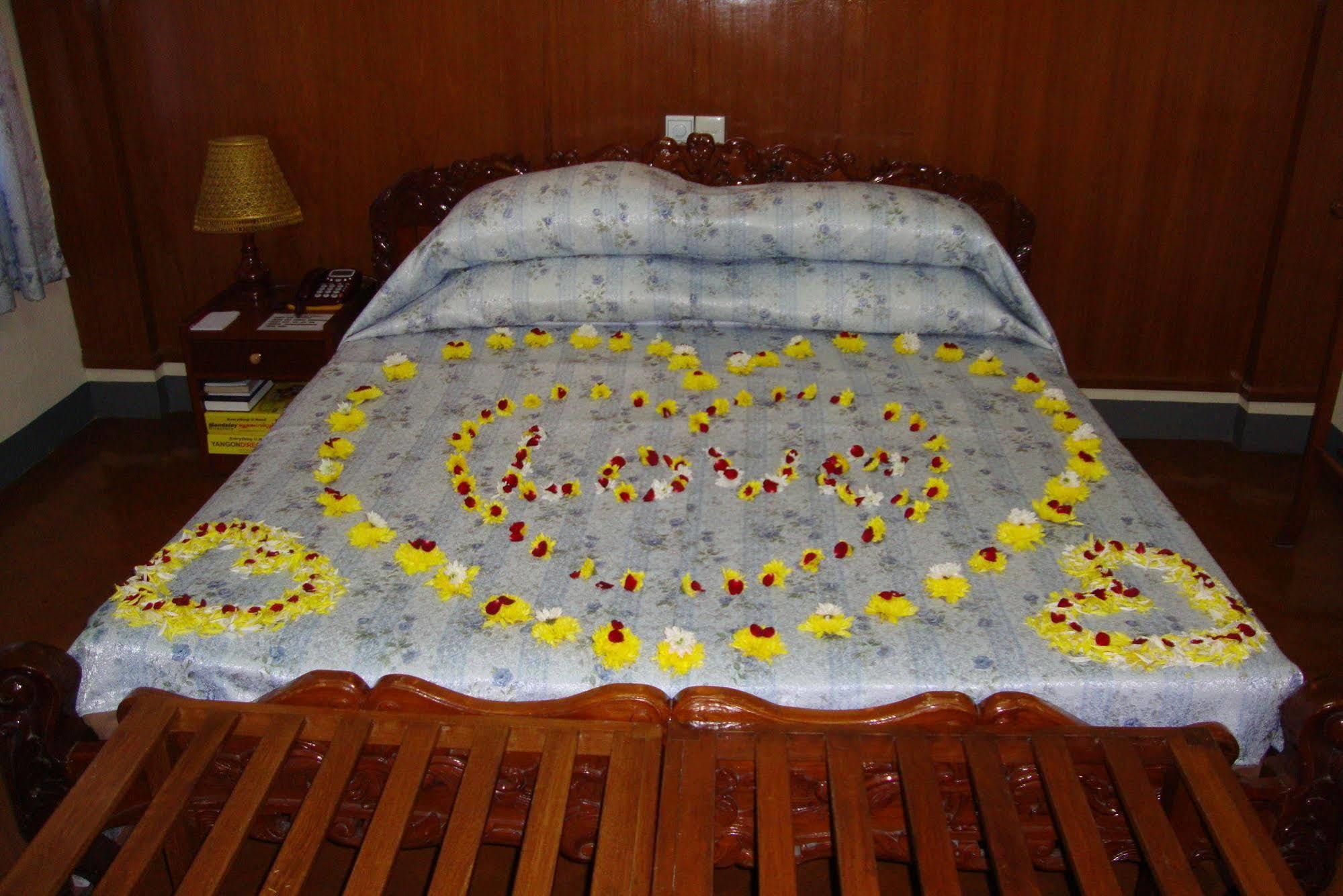 Nadi Myanmar Hotel Mandalay Esterno foto
