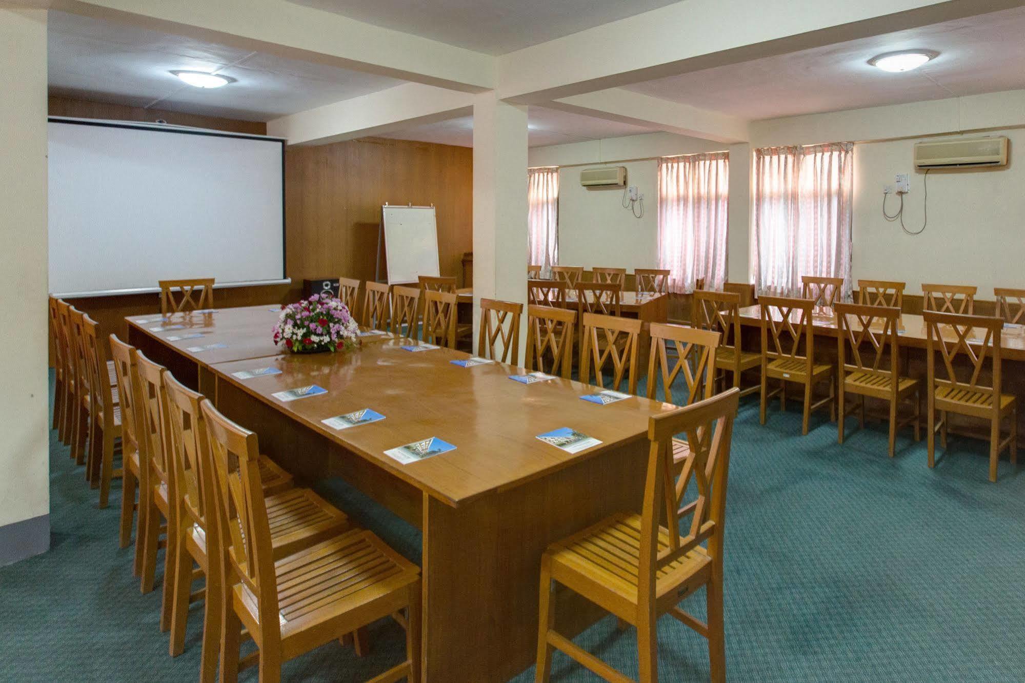 Nadi Myanmar Hotel Mandalay Esterno foto