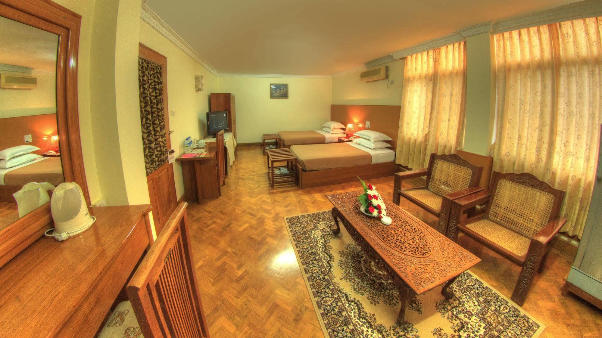 Nadi Myanmar Hotel Mandalay Esterno foto